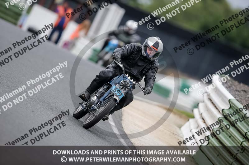 Vintage motorcycle club;eventdigitalimages;mallory park;mallory park trackday photographs;no limits trackdays;peter wileman photography;trackday digital images;trackday photos;vmcc festival 1000 bikes photographs